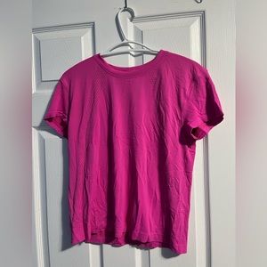 Lululemon tee